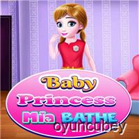 Baby Prinzessin Mia Bathe